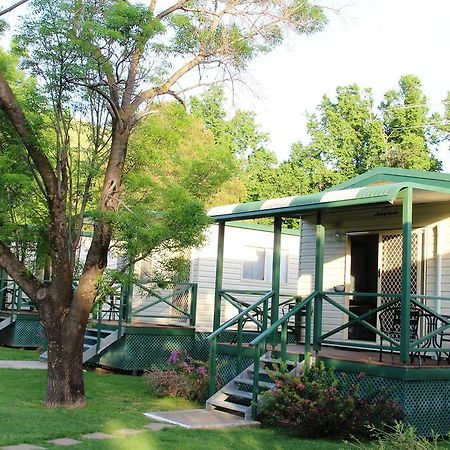 Gundagai Cabins & Tourist Park المظهر الخارجي الصورة